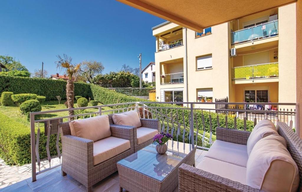 Апартаменти Apartman Viskovo-Opatija 4* Екстер'єр фото