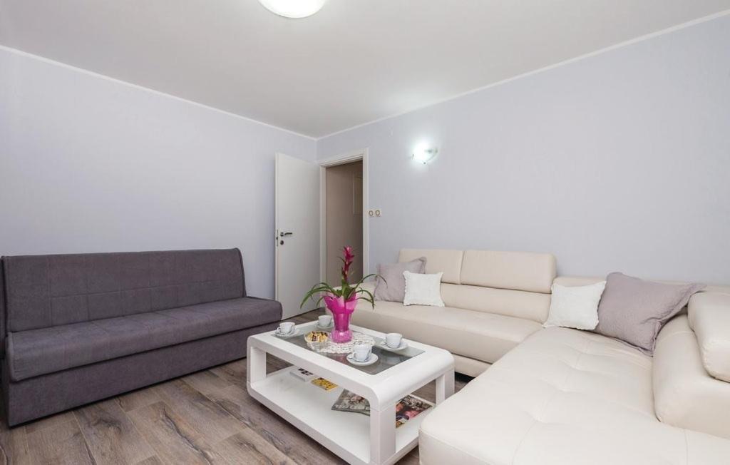 Апартаменти Apartman Viskovo-Opatija 4* Екстер'єр фото
